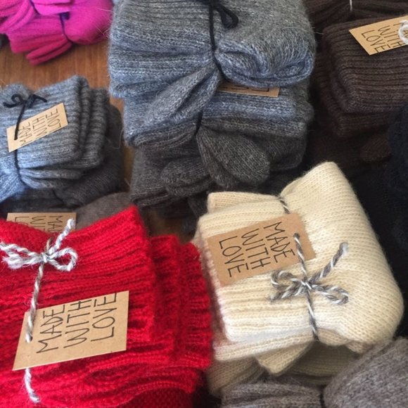 Handmade Womens Kids Knit Beige Fingerless LEOPARD PRINT HEART GLOVES - Picture 6 of 6